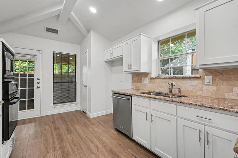 4425 Avonshire Lane, Plano TX 75093 - Photo 14