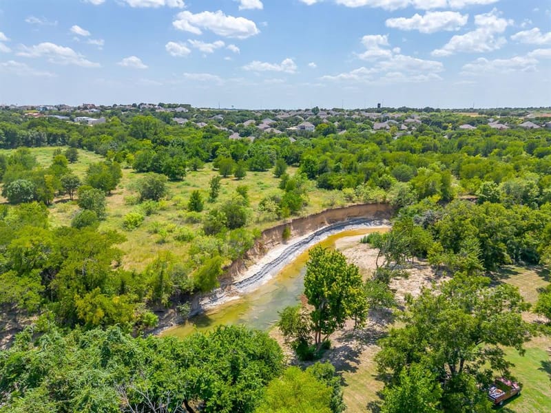 8613 Marys Creek Drive, Benbrook TX 76116 - Photo 3