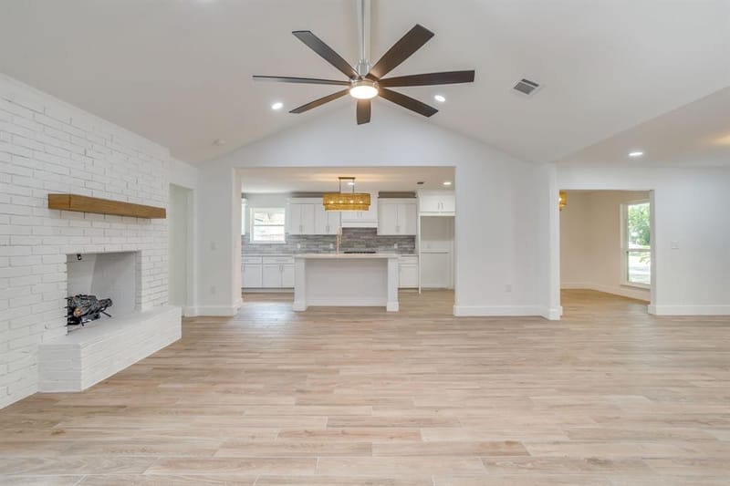 8613 Marys Creek Drive, Benbrook TX 76116 - Photo 18