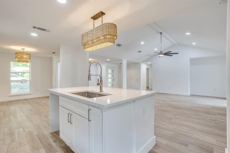 8613 Marys Creek Drive, Benbrook TX 76116 - Photo 15