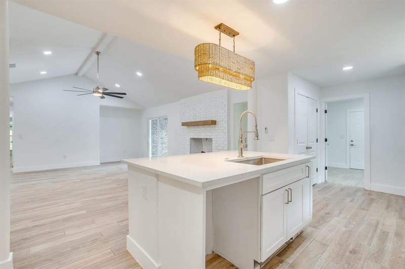8613 Marys Creek Drive, Benbrook TX 76116 - Photo 11