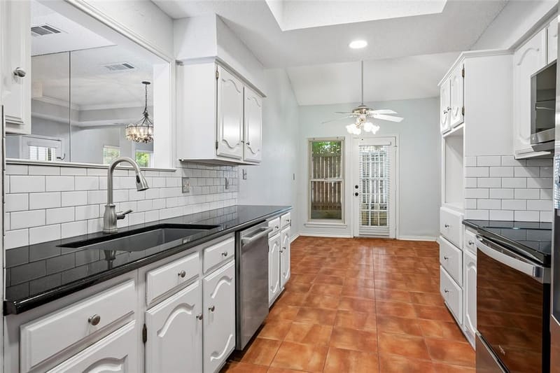 3422 Forest Hills Circle, Garland TX 75044 - Photo 11