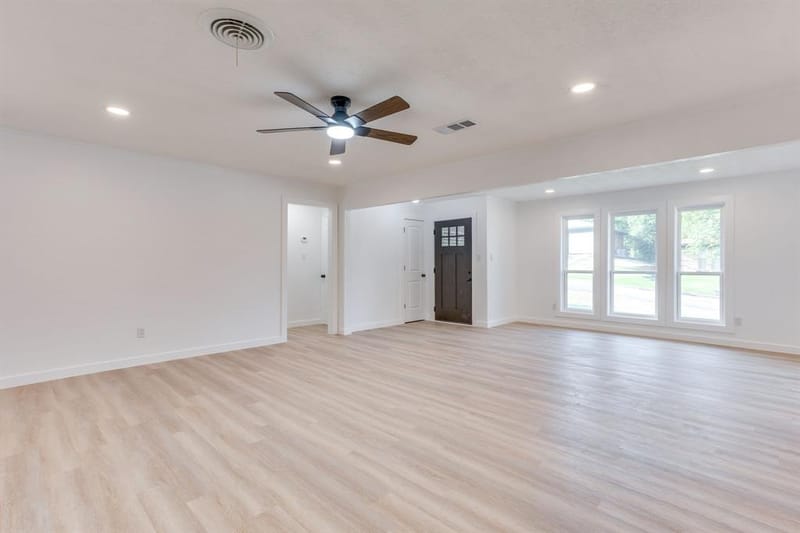 332 W Hallmark Drive, Fort Worth TX 76134 - Photo 6