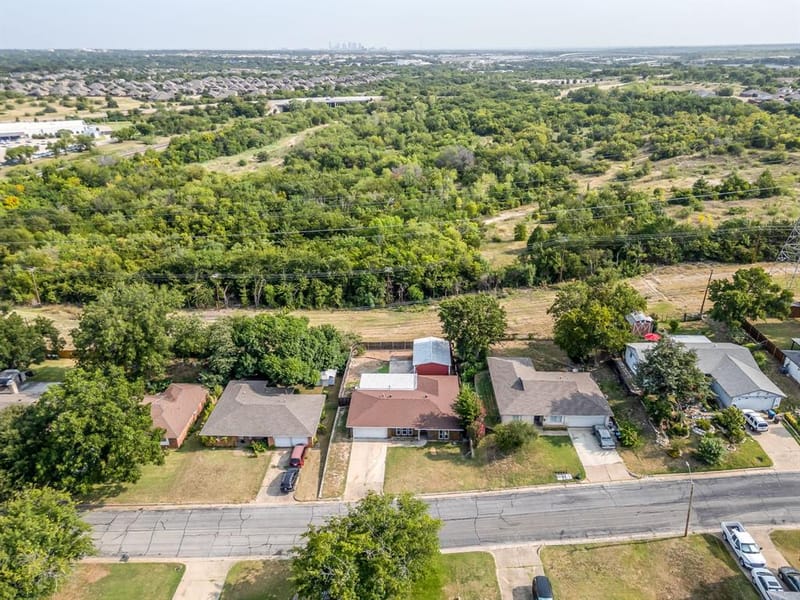 332 W Hallmark Drive, Fort Worth TX 76134 - Photo 20