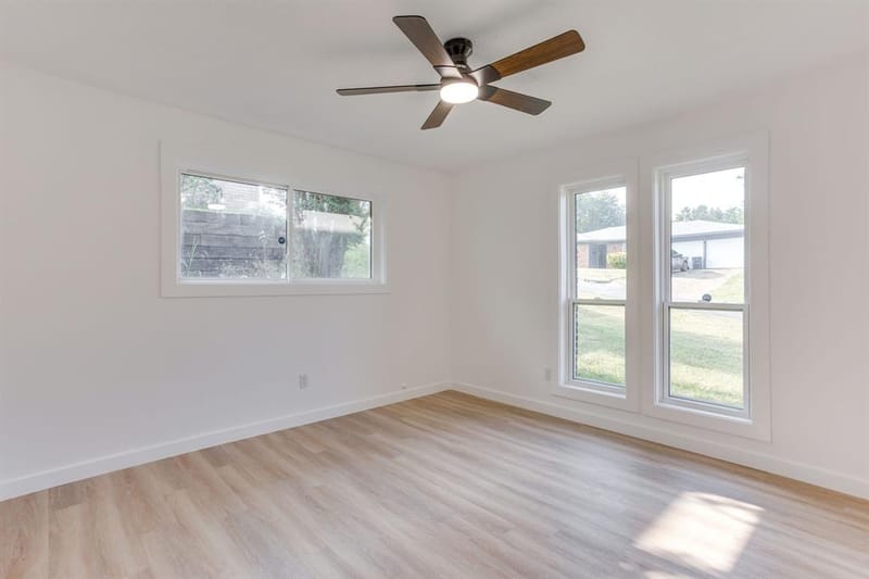 332 W Hallmark Drive, Fort Worth TX 76134 - Photo 15