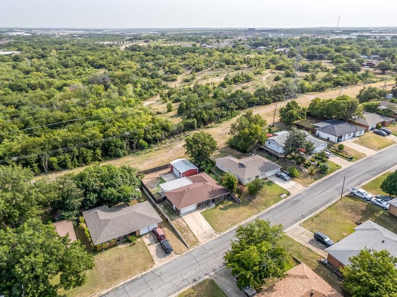 332 W Hallmark Drive, Fort Worth TX 76134 - Photo 21