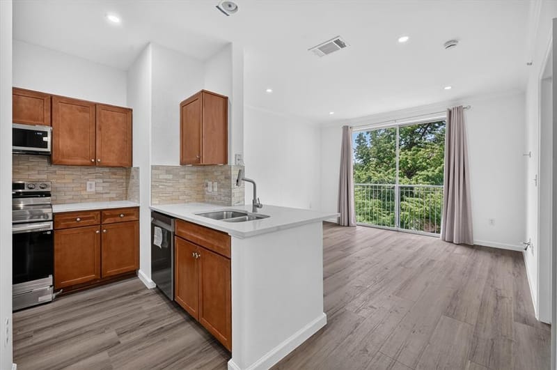 330 E Las Colinas Boulevard E # 240, Irving TX 75039