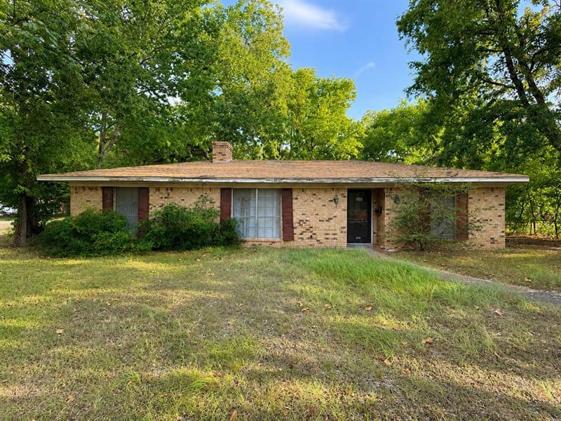 208 SW 4th Street, Kerens TX 75144