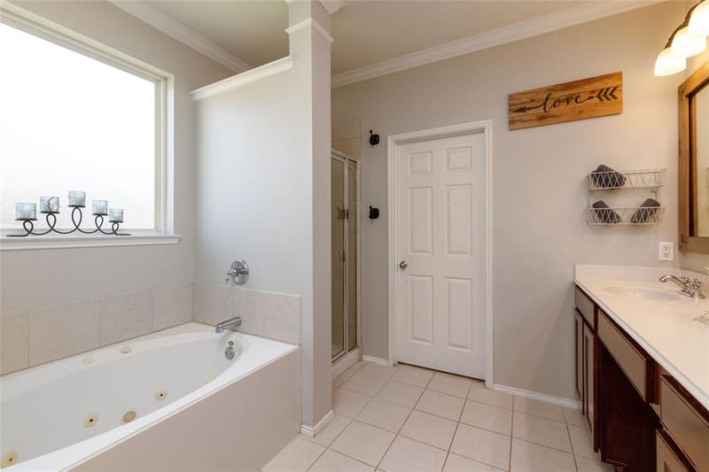 15647 Gatehouse Drive, Fort Worth TX 76262 - Photo 27
