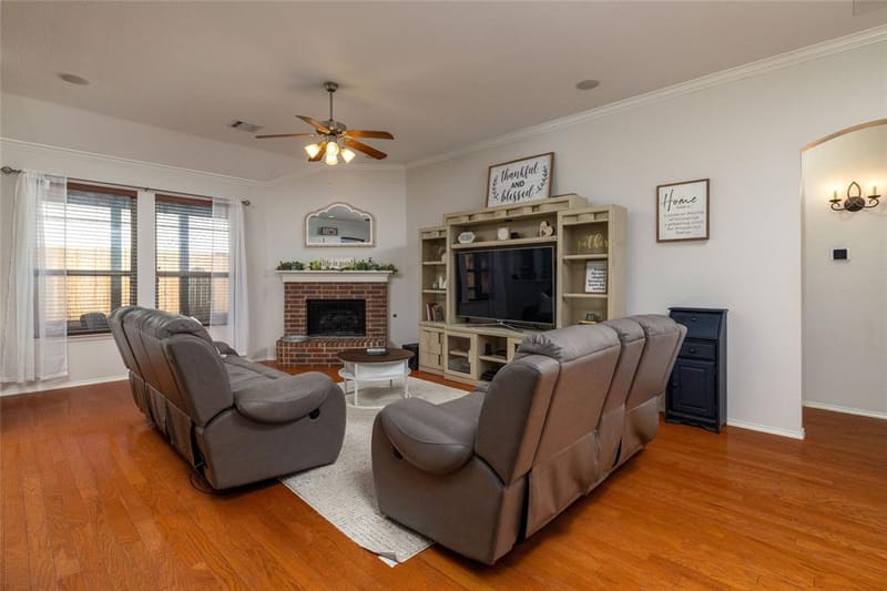 15647 Gatehouse Drive, Fort Worth TX 76262 - Photo 14