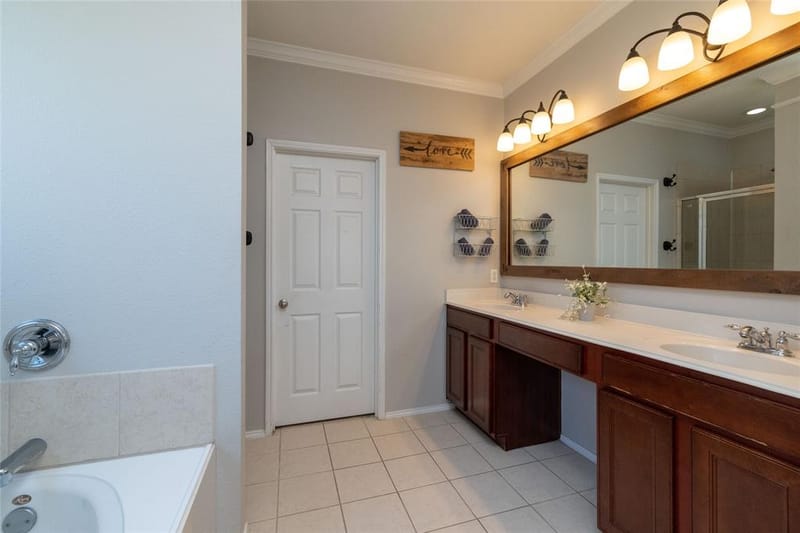 15647 Gatehouse Drive, Fort Worth TX 76262 - Photo 25
