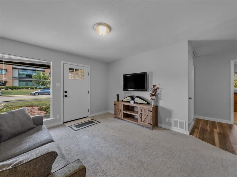 703 Whitener Road, Euless TX 76040 - Photo 6