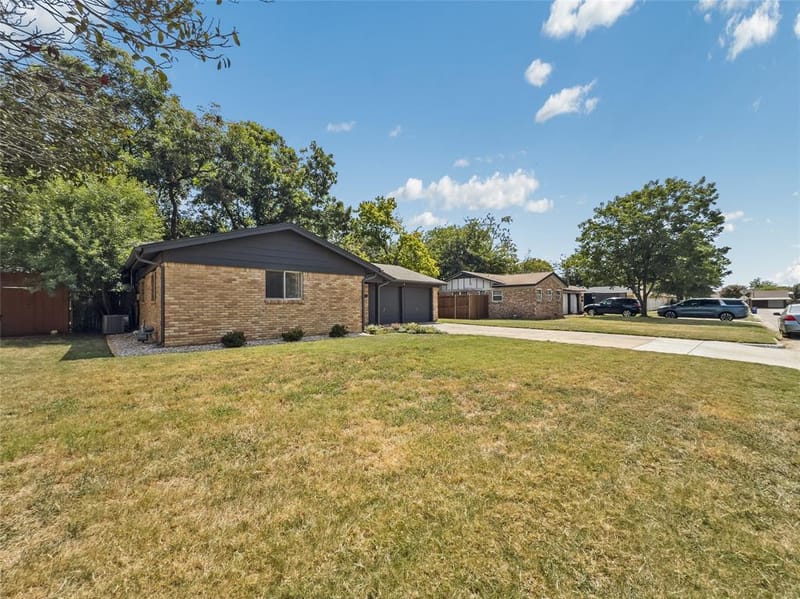 703 Whitener Road, Euless TX 76040 - Photo 3