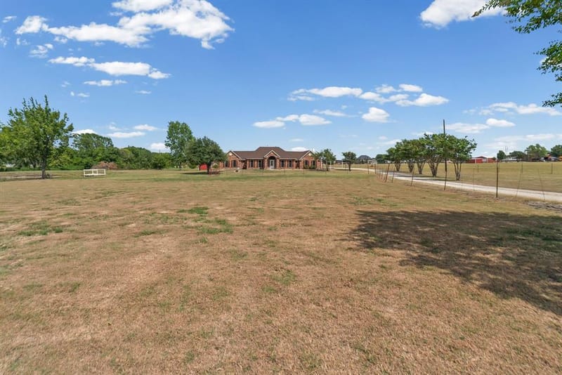 627 County Road 4445, Trenton TX 75490 - Photo 2