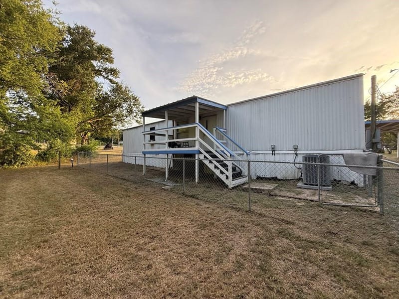 507 Mason Drive, Seven Points TX 75143 - Photo 11