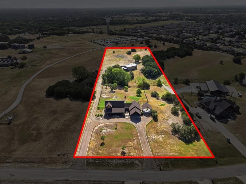 2407 Wills Way Drive, Granbury TX 76049 - Photo 5