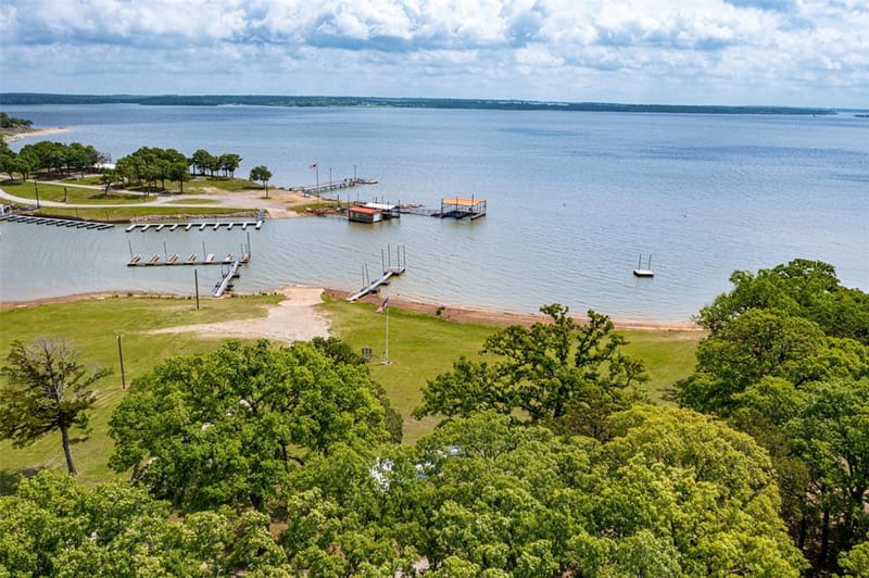 301 Cedar Point Circle, Gordonville TX 76245 - Photo 7