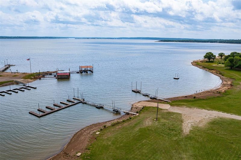 301 Cedar Point Circle, Gordonville TX 76245 - Photo 9