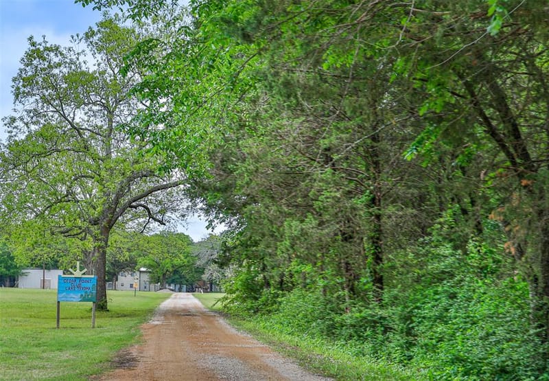 301 Cedar Point Circle, Gordonville TX 76245 - Photo 4