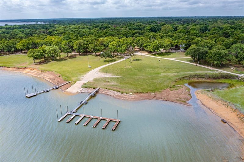 301 Cedar Point Circle, Gordonville TX 76245 - Photo 8