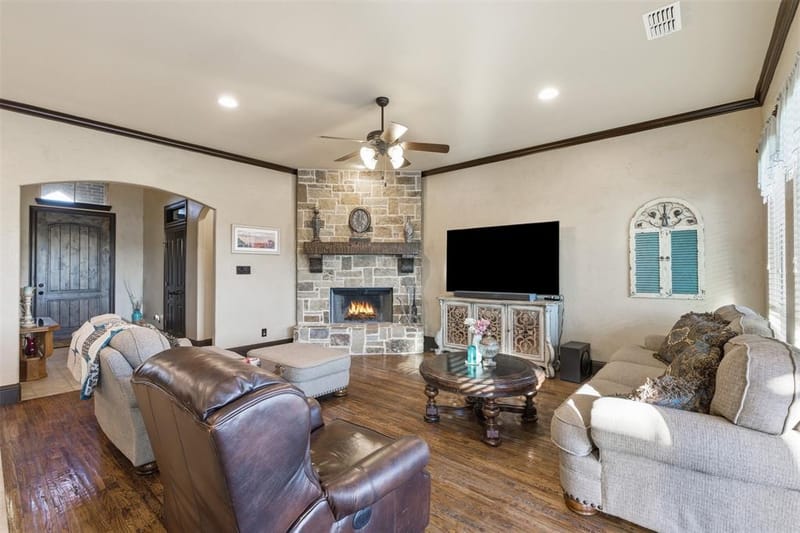 6298 Belz Road, Sanger TX 76266 - Photo 9