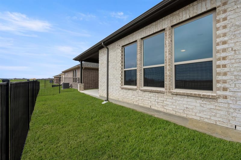 217 Ravenna Boulevard, Justin TX 76247 - Photo 6