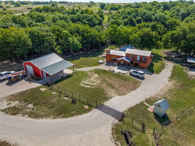 9752 County Road 341, Muenster TX 76252 - Photo 12