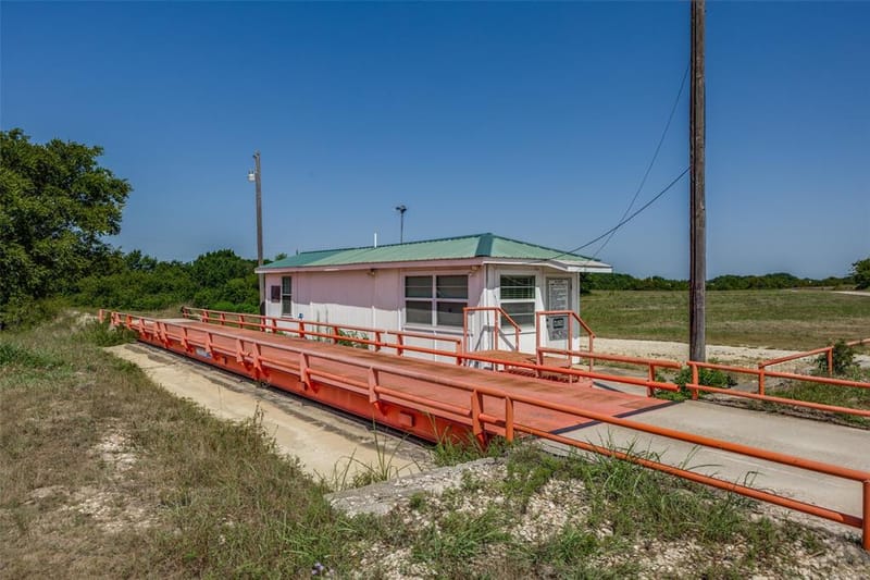 9752 County Road 341, Muenster TX 76252 - Photo 11