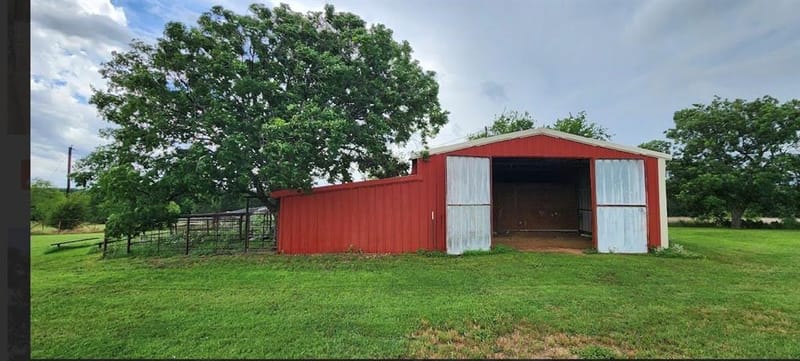 648 County Road 1591, Sunset TX 76270 - Photo 22