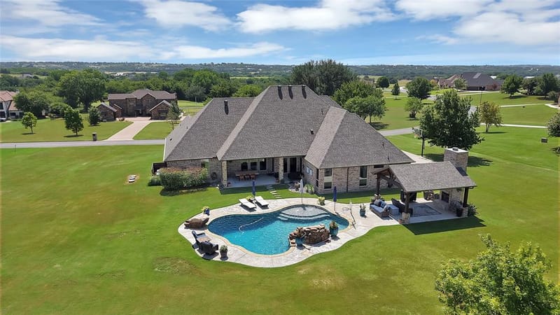220 Pinnacle Peak Lane, Weatherford TX 76087 - Photo 2