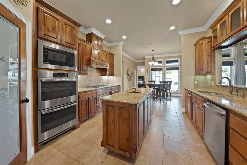 220 Pinnacle Peak Lane, Weatherford TX 76087 - Photo 11