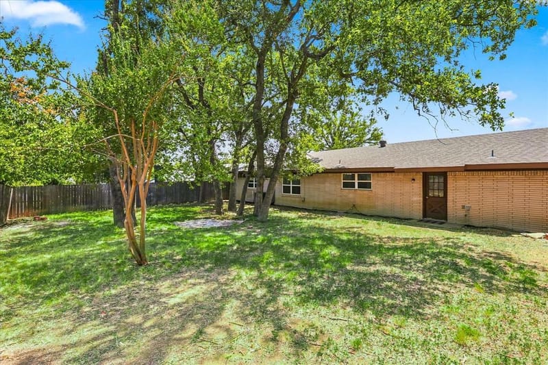 403 E Huitt Lane, Euless TX 76040 - Photo 19