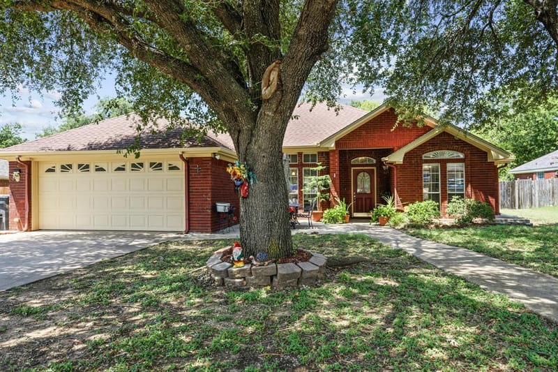 10127 Cougar Ridge Parkway, Waco TX 76708 - Photo 3