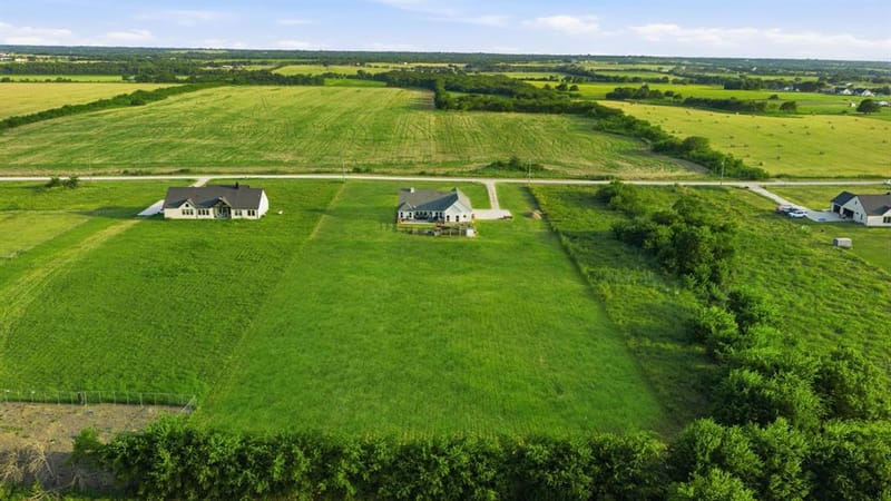 5692 County Road 1093, Celeste TX 75423 - Photo 36