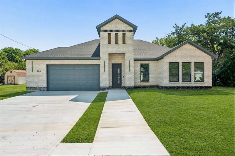 126 Port O Call Court, Runaway Bay TX 76426