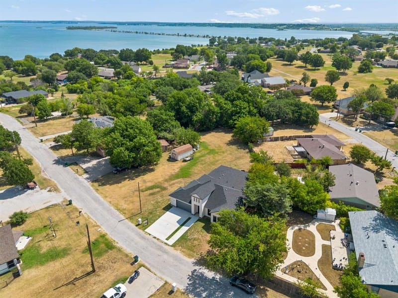 126 Port O Call Court, Runaway Bay TX 76426 - Photo 37