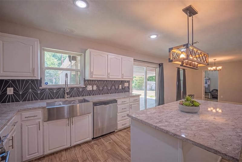 611 S Dallas Street, Palmer TX 75152 - Photo 2