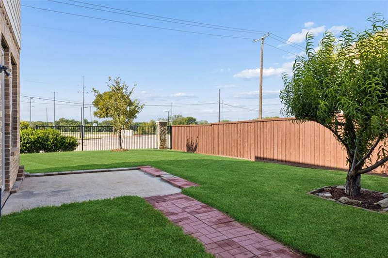 7101 Dutch Elm Court, Garland TX 75044 - Photo 36