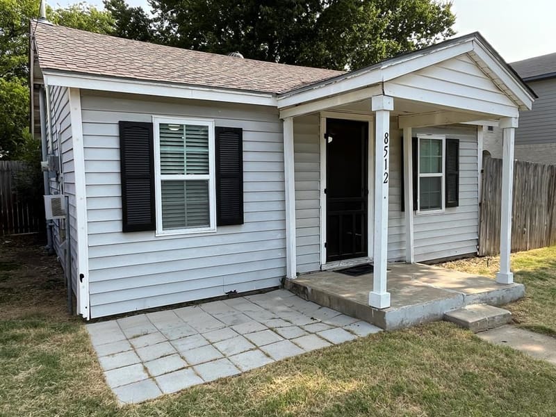 8512 Raymond Avenue, White Settlement TX 76108
