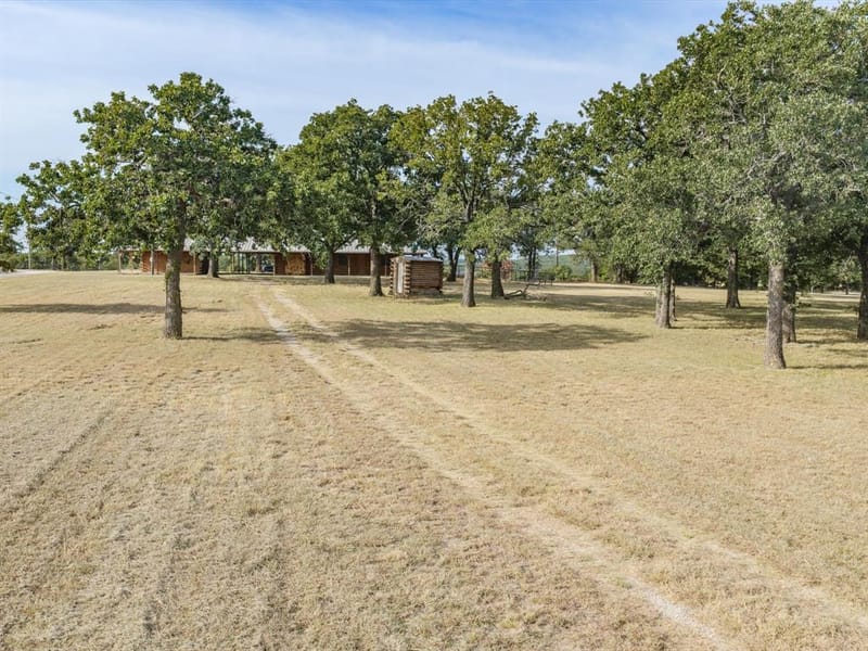 12116 E Fm 174, Bowie TX 76230 - Photo 38