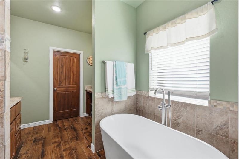 7200 Courtney Drive, Azle TX 76020 - Photo 9