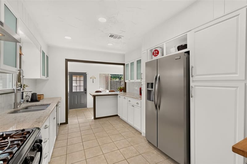 1732 S Edgefield Avenue, Dallas TX 75224 - Photo 7