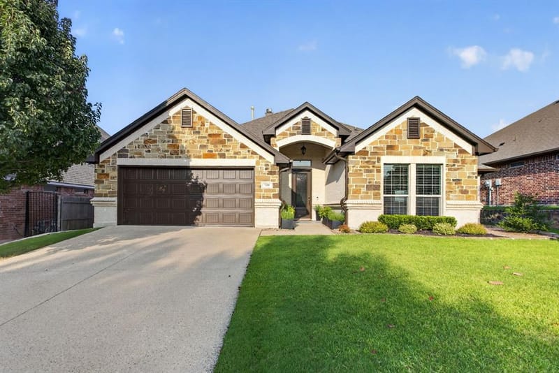 7208 Tour Trail, Benbrook TX 76126