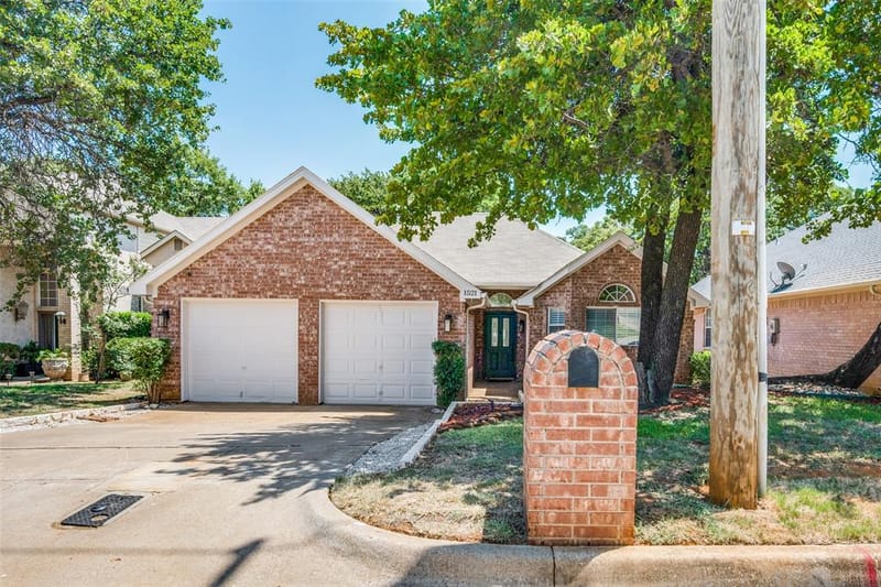 1521 Morrison Drive, Fort Worth TX 76112