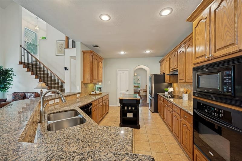 13442 Four Willows Drive, Frisco TX 75035 - Photo 8