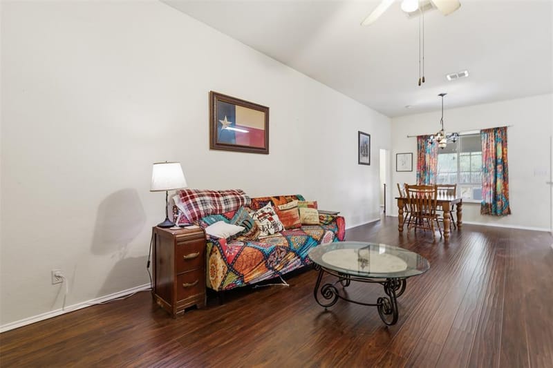 213 Sardius Boulevard, Granbury TX 76049 - Photo 7