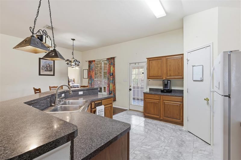 213 Sardius Boulevard, Granbury TX 76049 - Photo 11