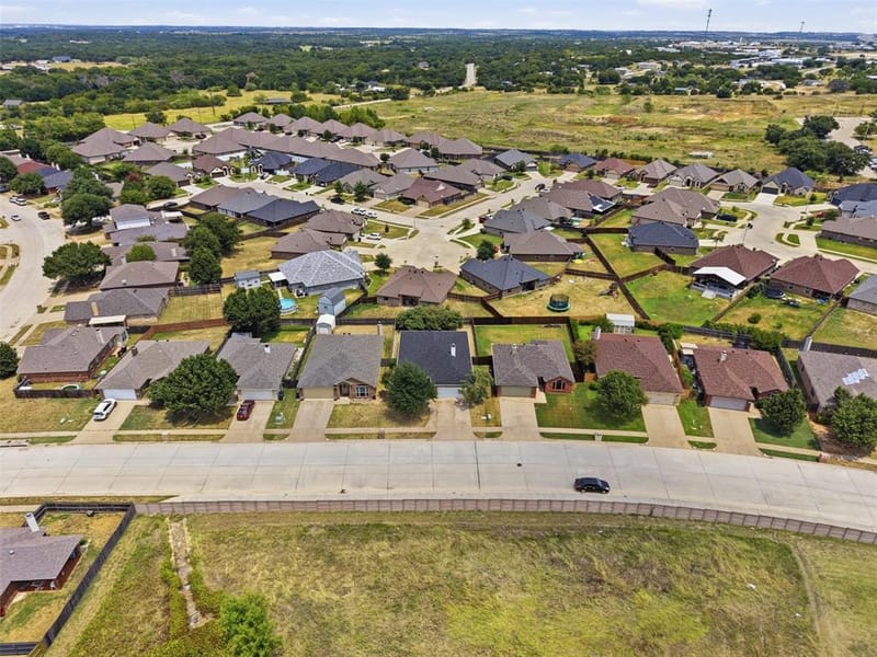 213 Sardius Boulevard, Granbury TX 76049 - Photo 25