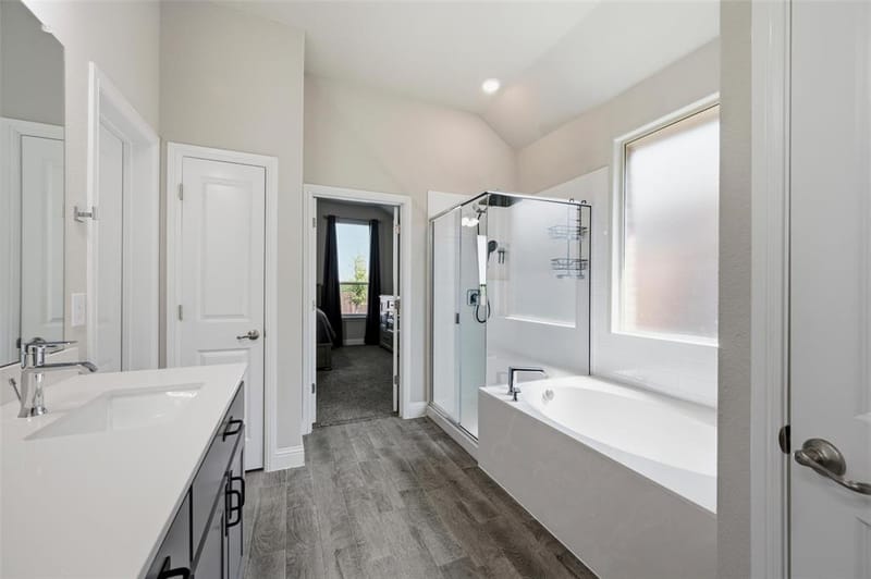 1303 Deer Hollow Drive, Arlington TX 76002 - Photo 32