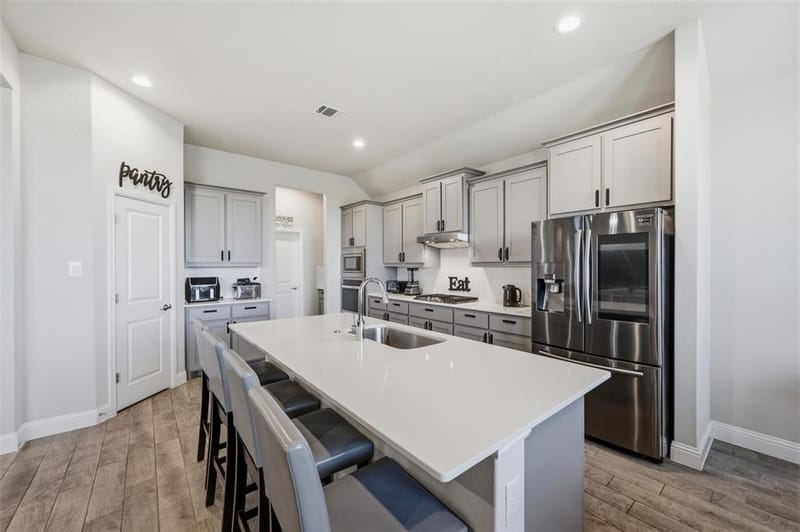 1303 Deer Hollow Drive, Arlington TX 76002 - Photo 14